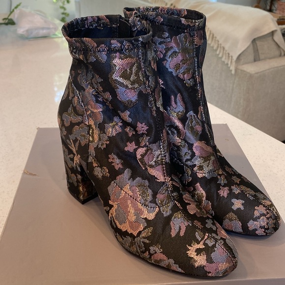 Worn once! Kenneth Cole Reaction ankle boots “Time for Fun” - Picture 7 of 9